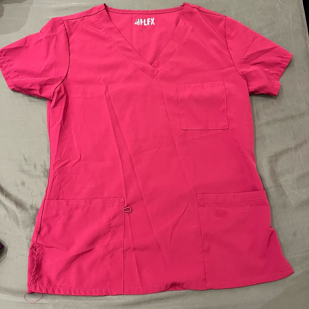 Pink scrub set - Picture 2 of 3